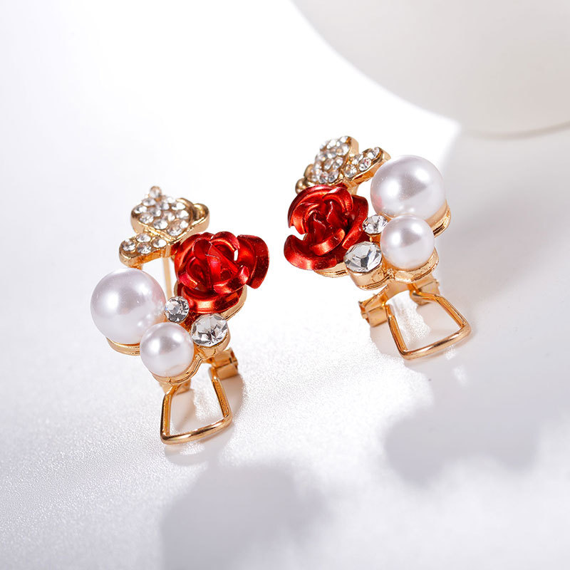 European and American ear clips are selling well across borders. They are elegant, exquisite and fashionable, with water diamonds, pearls, roses, butterflies, bridal ear buckles and stud earrings Specification drawing