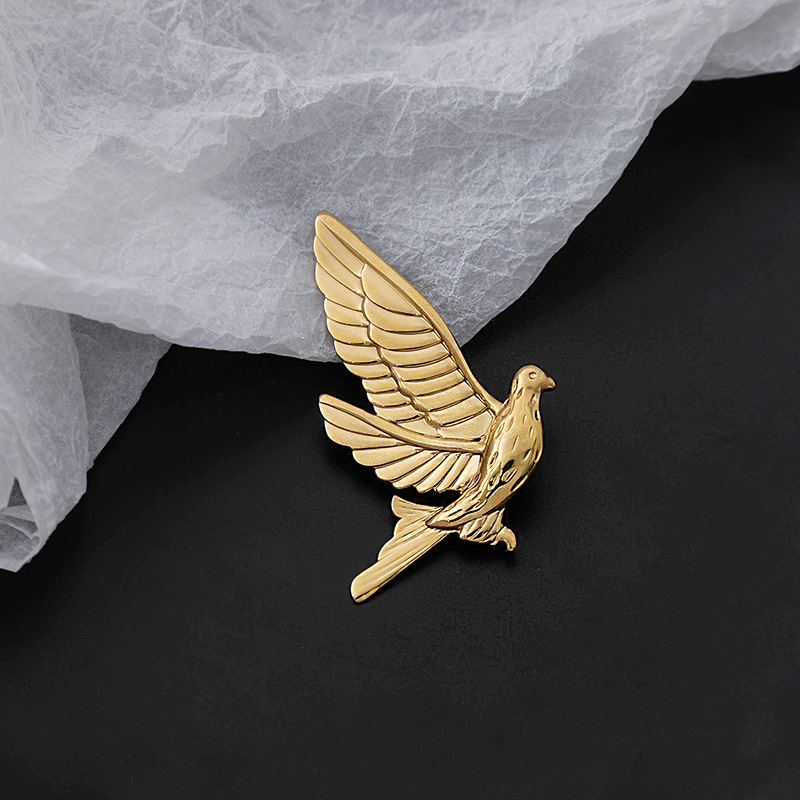 European and American cross-border peace dove animal brooch, light luxury and high-end clothing accessory brooch, creative metal brooch for women details Picture