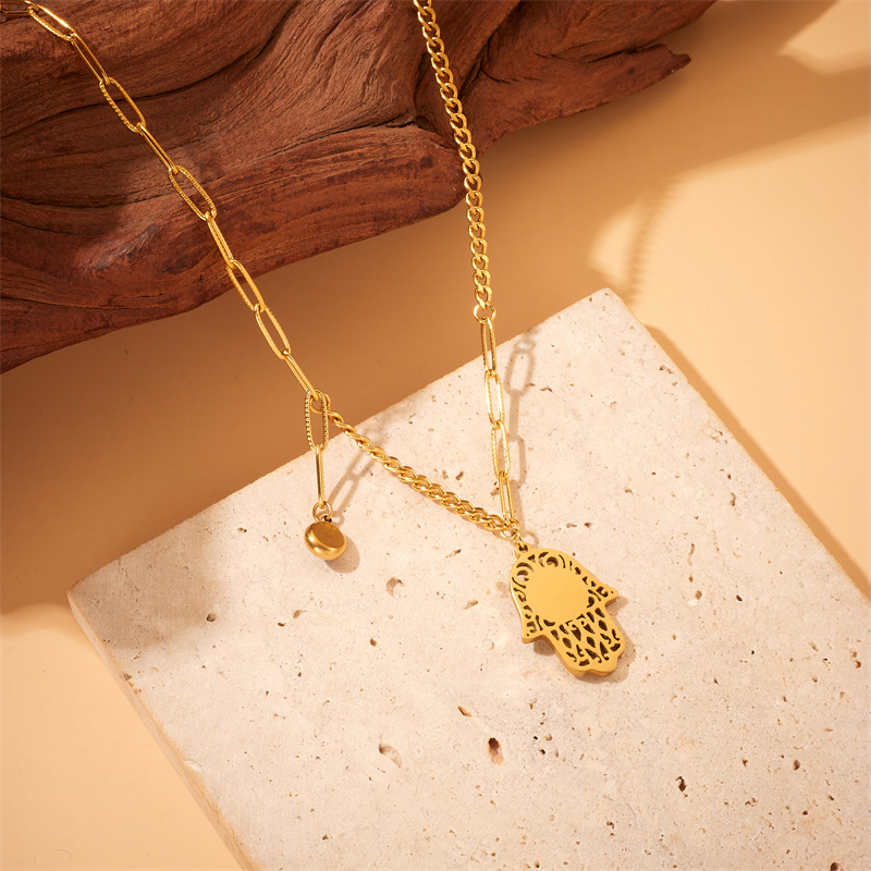European and American fashion, retro and high-end style, oil-dripping eyes, Fatima hand stainless steel chain jewelry necklace details Picture
