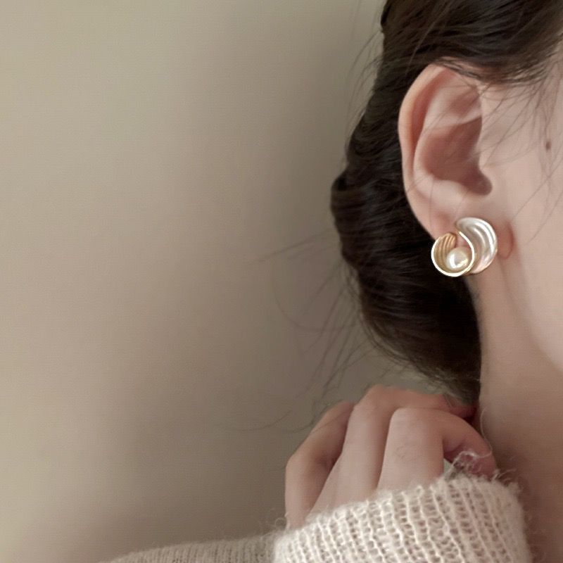 Small and exquisite design stud earrings 2024 New trendy ins design earring set Pearl earrings batch details Picture