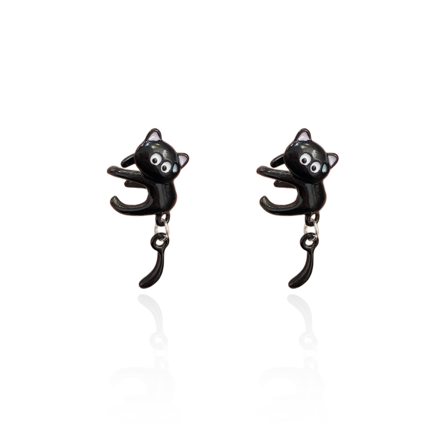 Cartoon cute oil-dripping cat ear clips without ear holes, delicate, sweet, simple and fashionable, girlish student ear buckles Item Picture