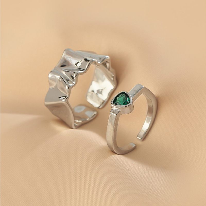 A unique and fashionable, versatile pleated heart-shaped zircon open ring for women's Instagram, with a cold and niche design for the index finger ring full figure