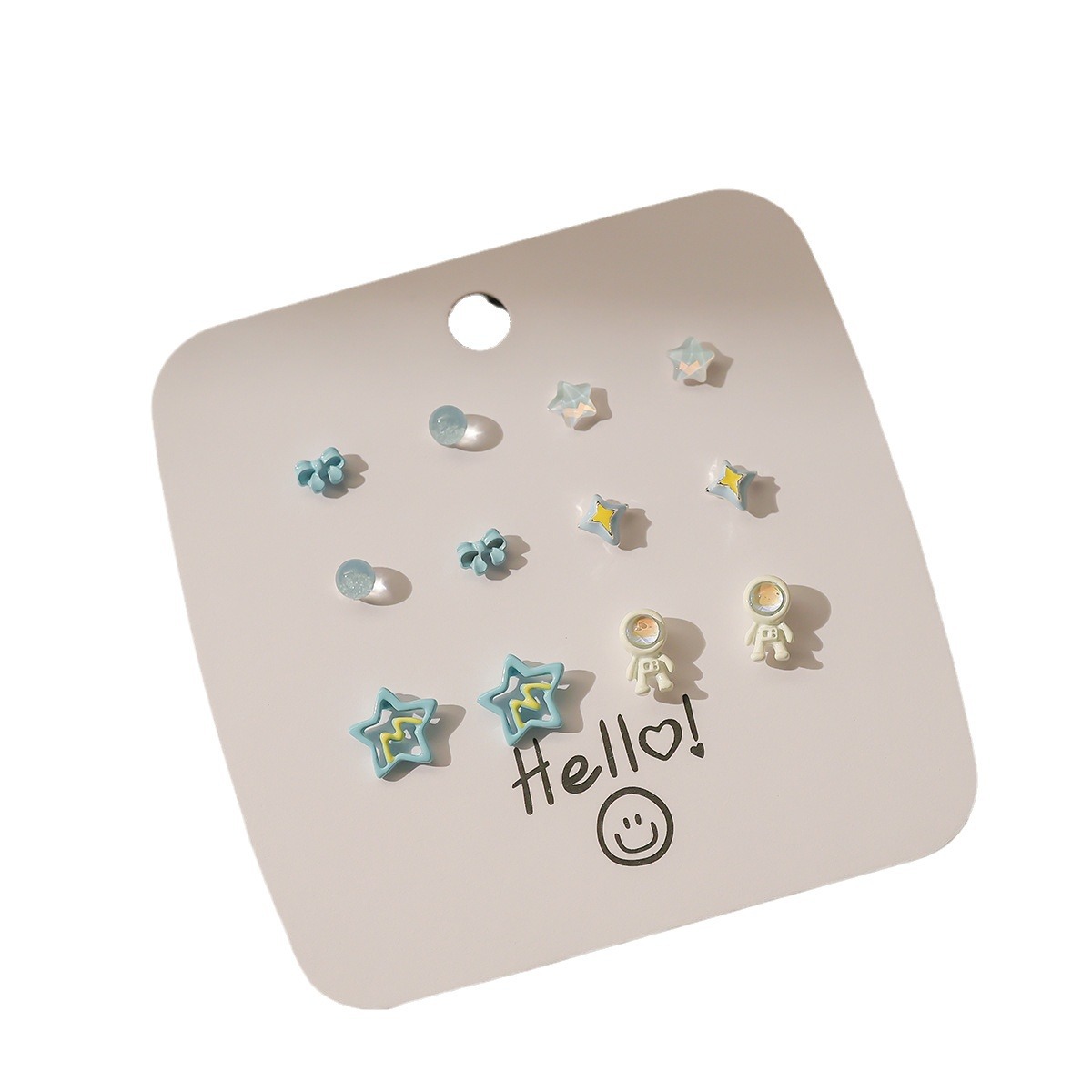 The 2024 new style of the "Whitening Blue Stud Set" features small, unique and niche design earrings. The green forest-themed earrings are trendy Item Picture