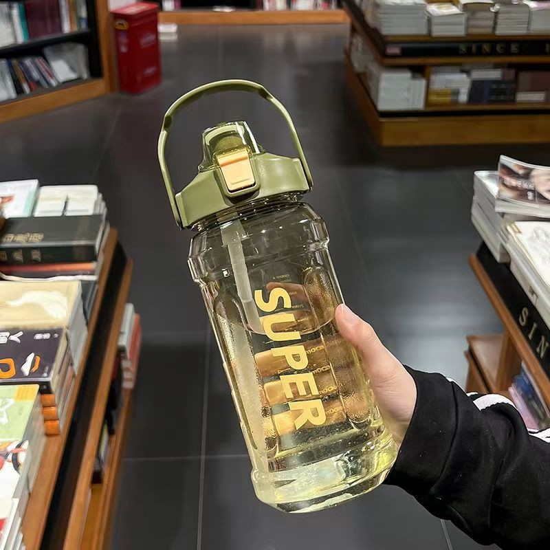 2-liter large-capacity sports water bottle, popular Instagram trendy straw cup with scale, portable and simple, leak-proof and shock-resistant water cup full figure