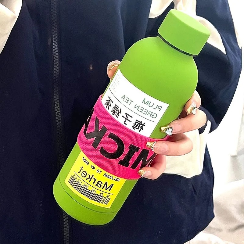 Simple and high-appearance-level large-capacity insulated cup, 500ml, 304 stainless steel water cup for men and women, portable, ins campus Application Scenario