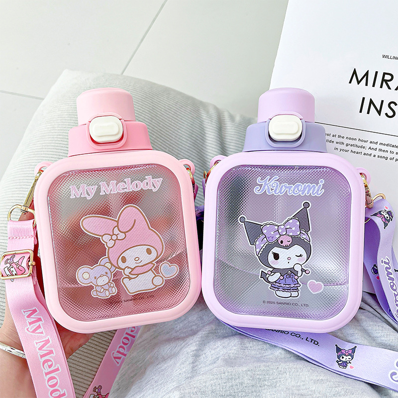 Sanrio family series sugar cube plastic cups with silk-screen printing design, convenient to carry, silicone spout and large capacity plastic cups details Picture
