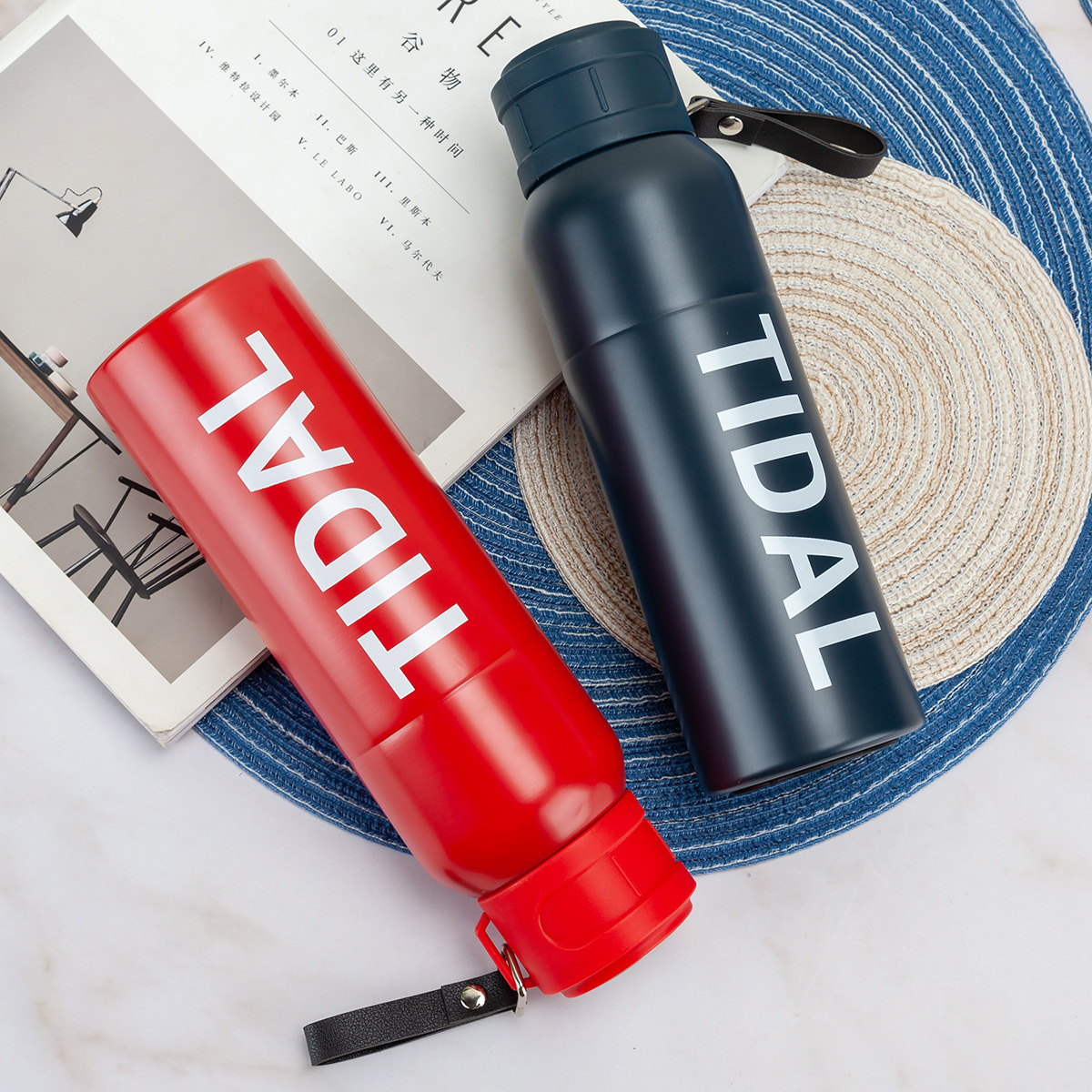 Cross-border double-layer vacuum insulated cup, car simple large-capacity water cup, portable handle cup for outdoor sports and travel Specification drawing