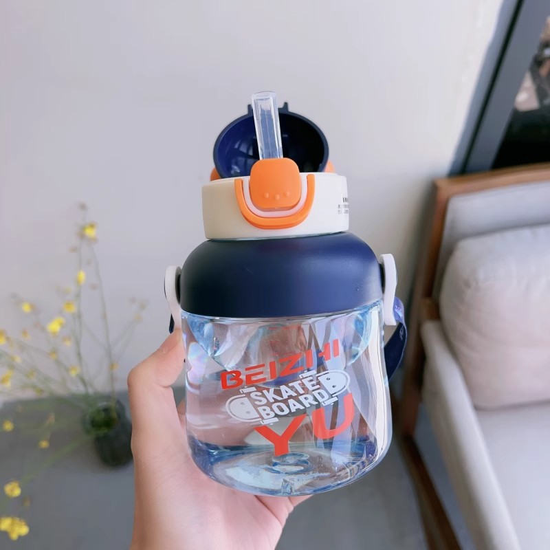 Children's water cup, straw cup, high appearance level, can be carried diagonally, cute, heat-resistant, portable plastic cup with a large belly Specification drawing