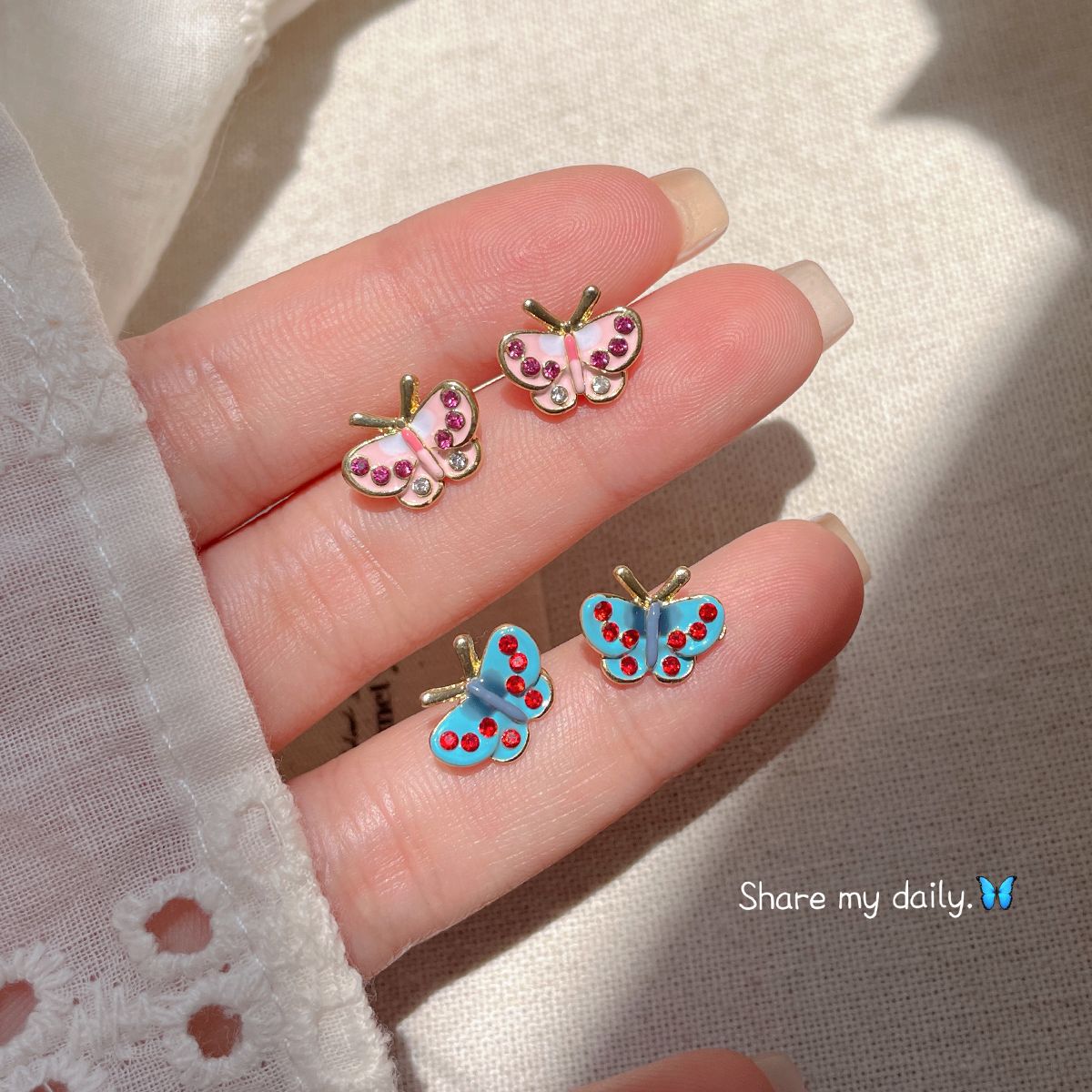 Summer sweet girl pink little butterfly stud earrings, silver needles for women, sweet and cute, versatile, oil-drip and diamond-encrusted exquisite and small earrings full figure