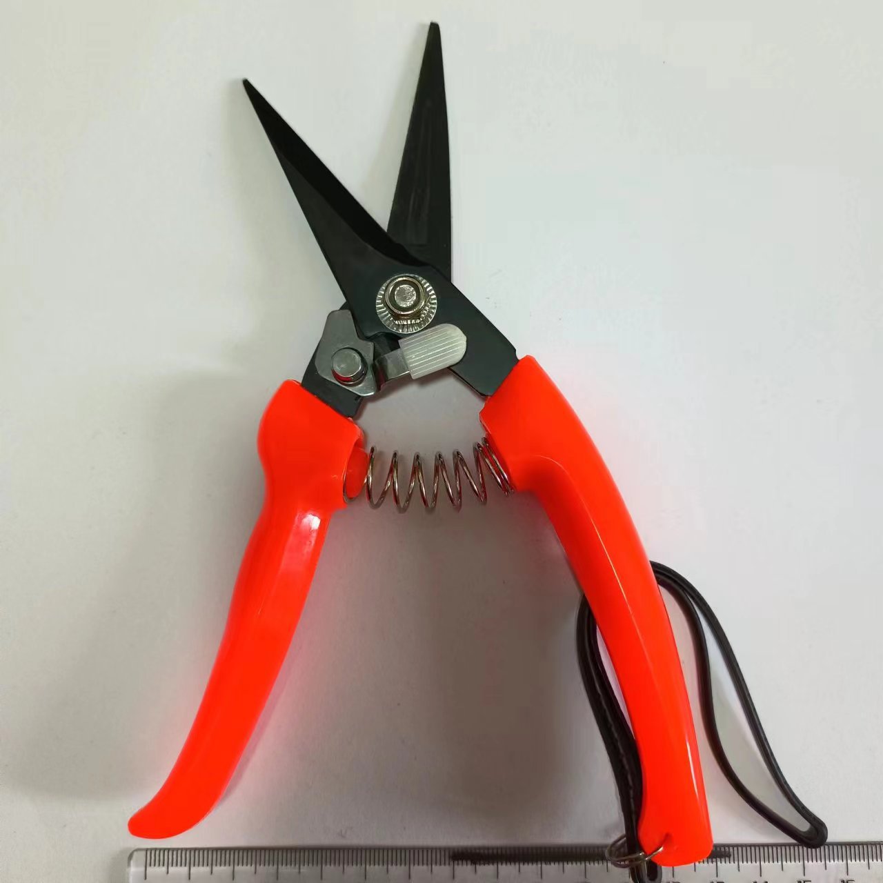 Stainless steel keel shears, industrial electrical aluminum ceiling panels, keel iron sheet wire troughs, horseshoe shears, cable steel wire mesh full figure