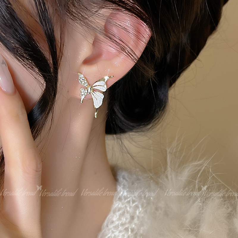 Champagne-colored bow stud earrings, ear clips, no ear holes, high-end and niche design earrings, best-selling internet-famous earrings Specification drawing
