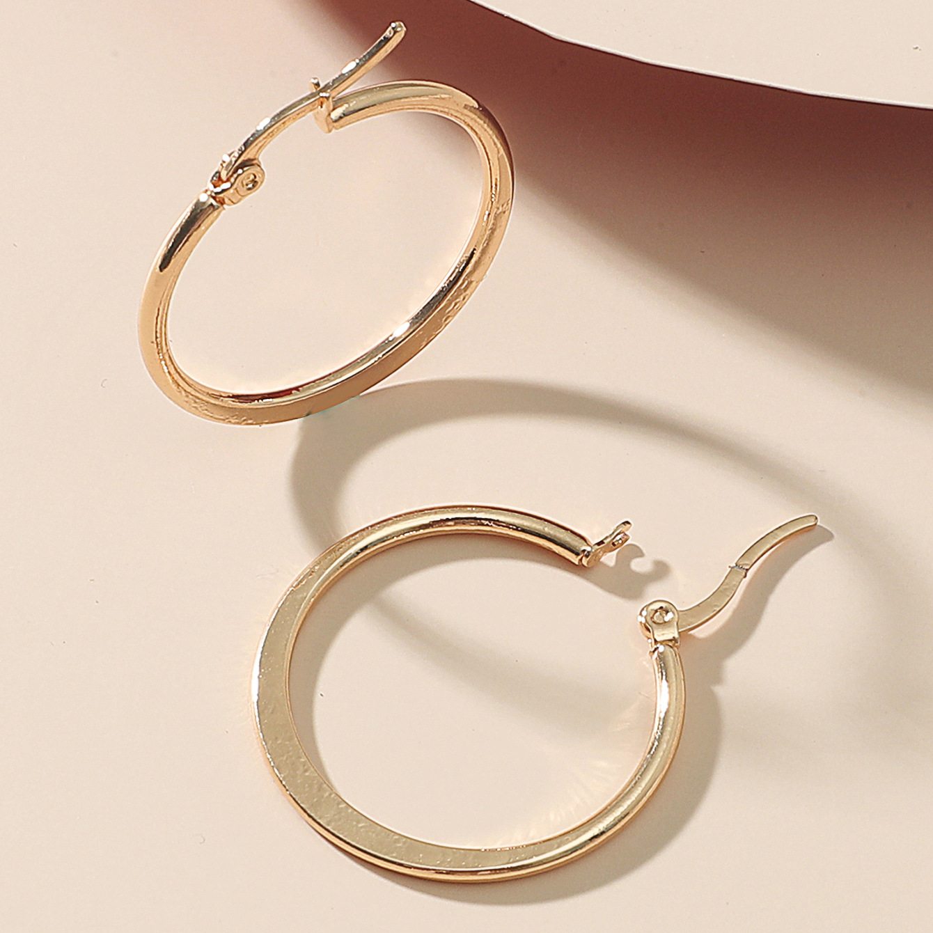 European and American cross-border exaggerated large circle earrings, ins trendy retro style stainless steel geometric ear ring earrings for women wholesale details Picture