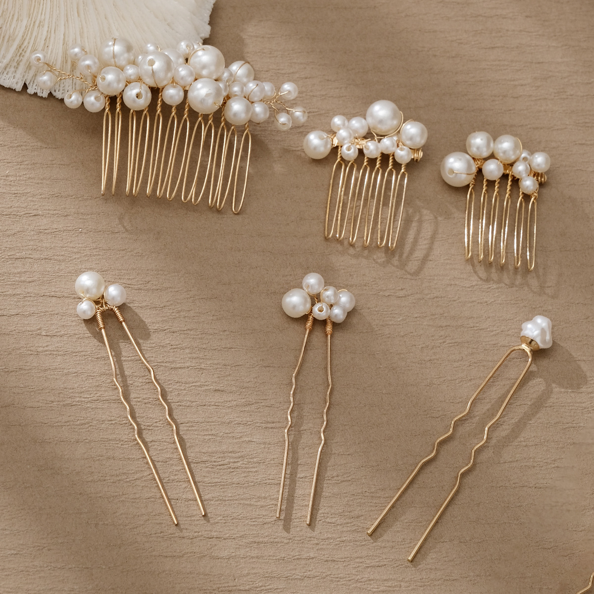 European and American retro pearl hair accessory, female socialite's updo, handcrafted comb, bride's wedding jewelry, pearl hair comb six-piece set Application Scenario