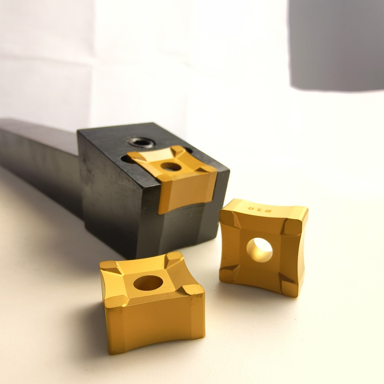 CNC lathe 15-degree cylindrical turning tool holder MSBNR/MSBNL2020K12/2525M rough machining with SN inserts full figure