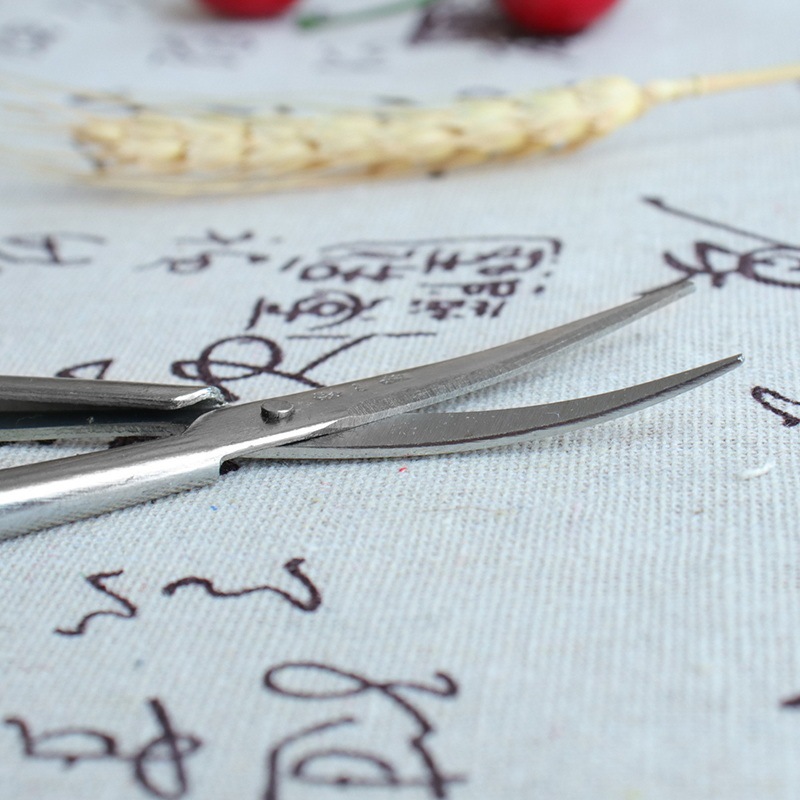 Zhang Xiaoquan's 3.5-inch thread cutting small scissors, 4-inch handcrafted small scissors, and upturned scissors Application Scenario