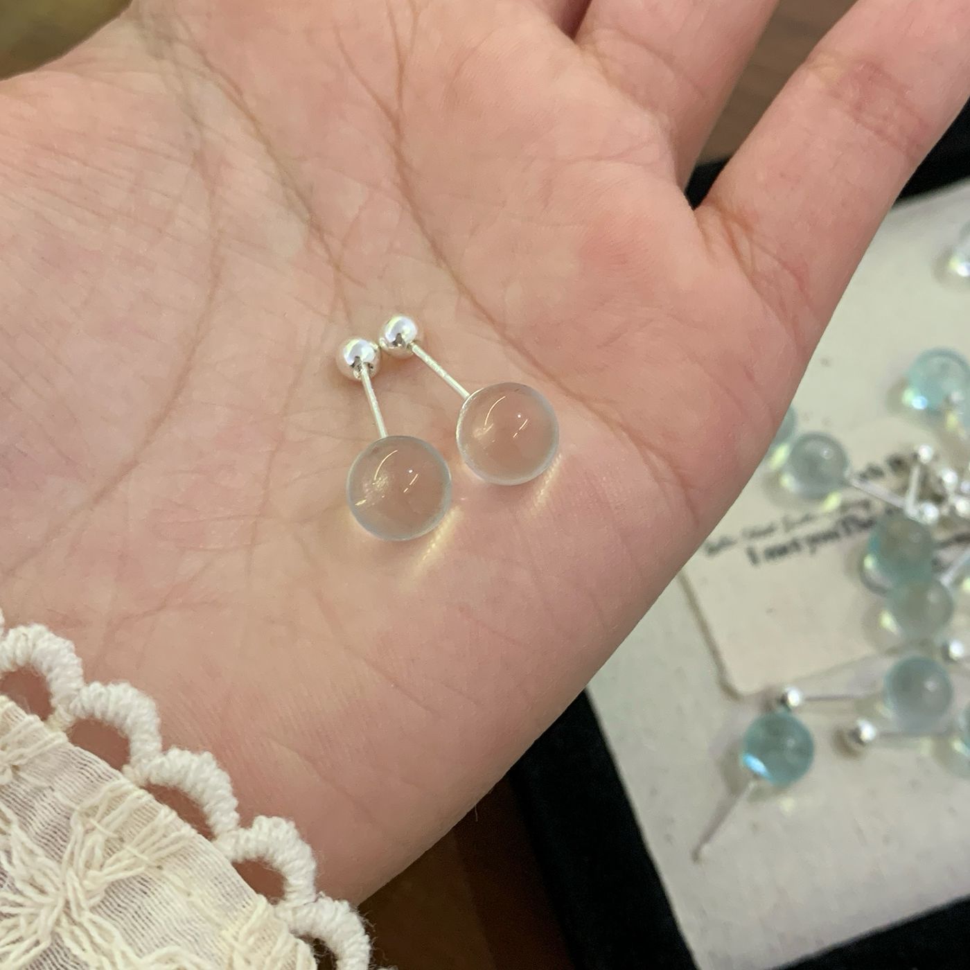 Cool and refreshing aquamarine blue round ball screw ear bone nails, clear and transparent for women to nourish ear holes, no need to take off when sleeping, small earrings Specification drawing
