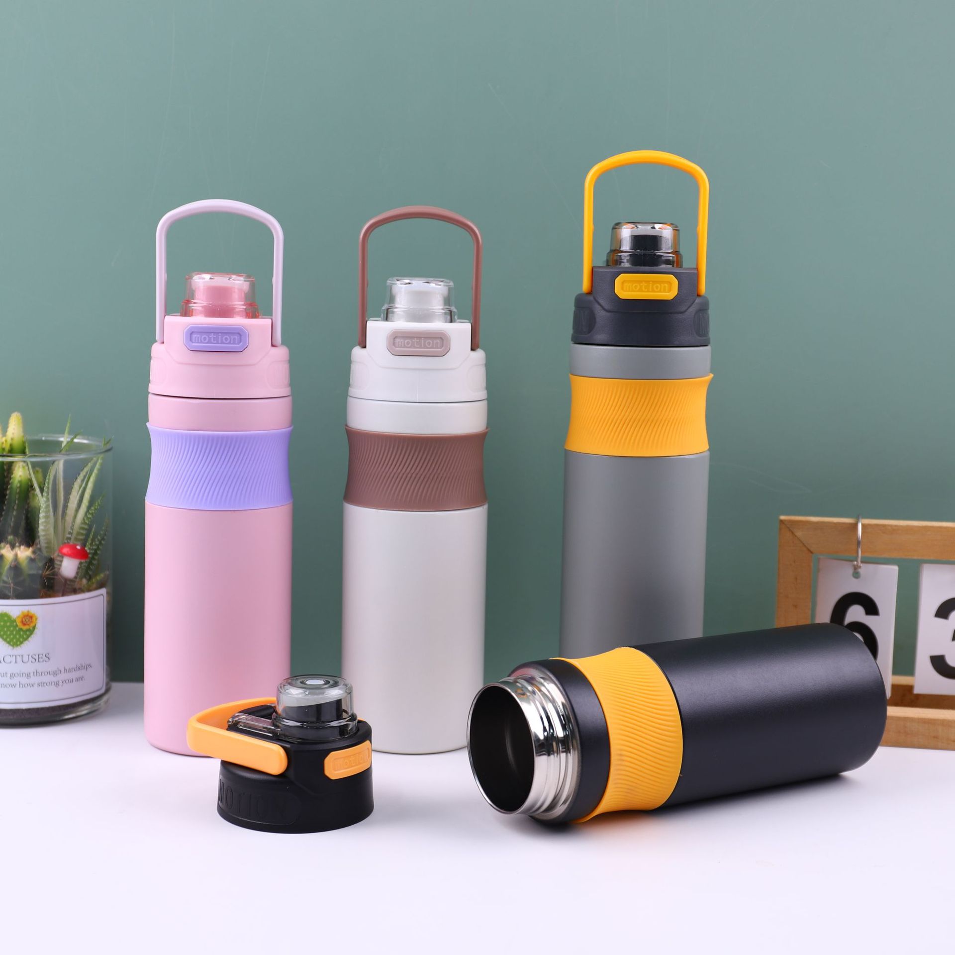 Wholesale of new 316 stainless steel insulated cups, large-capacity handle sports and fitness water bottles, car-mounted direct drinking and cycling water bottles details Picture