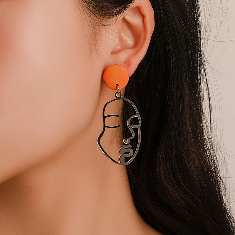 European and American Instagram influencers' funny abstract face stud earrings are selling well across borders. Creative and niche design double-sided earrings for women details Picture