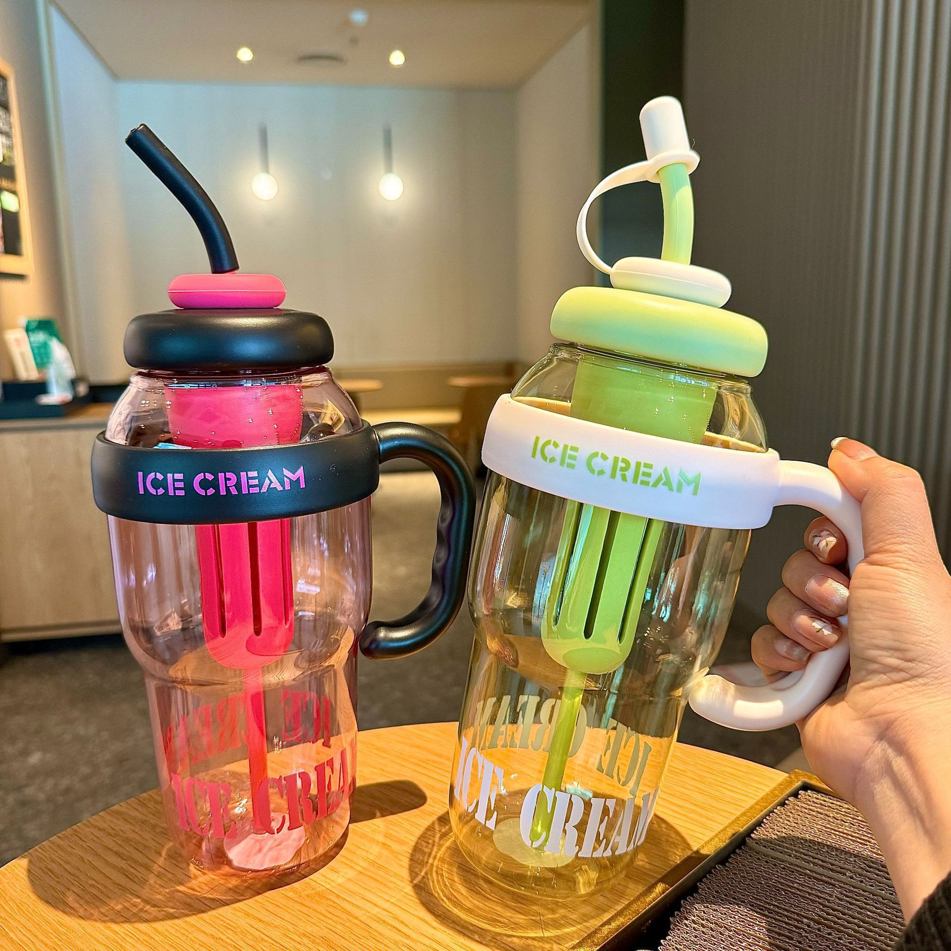 2024 New large-capacity, high-appeartion-level summer plastic cup, ice Cup, lucky tummy cup, cute style with straw cup Application Scenario