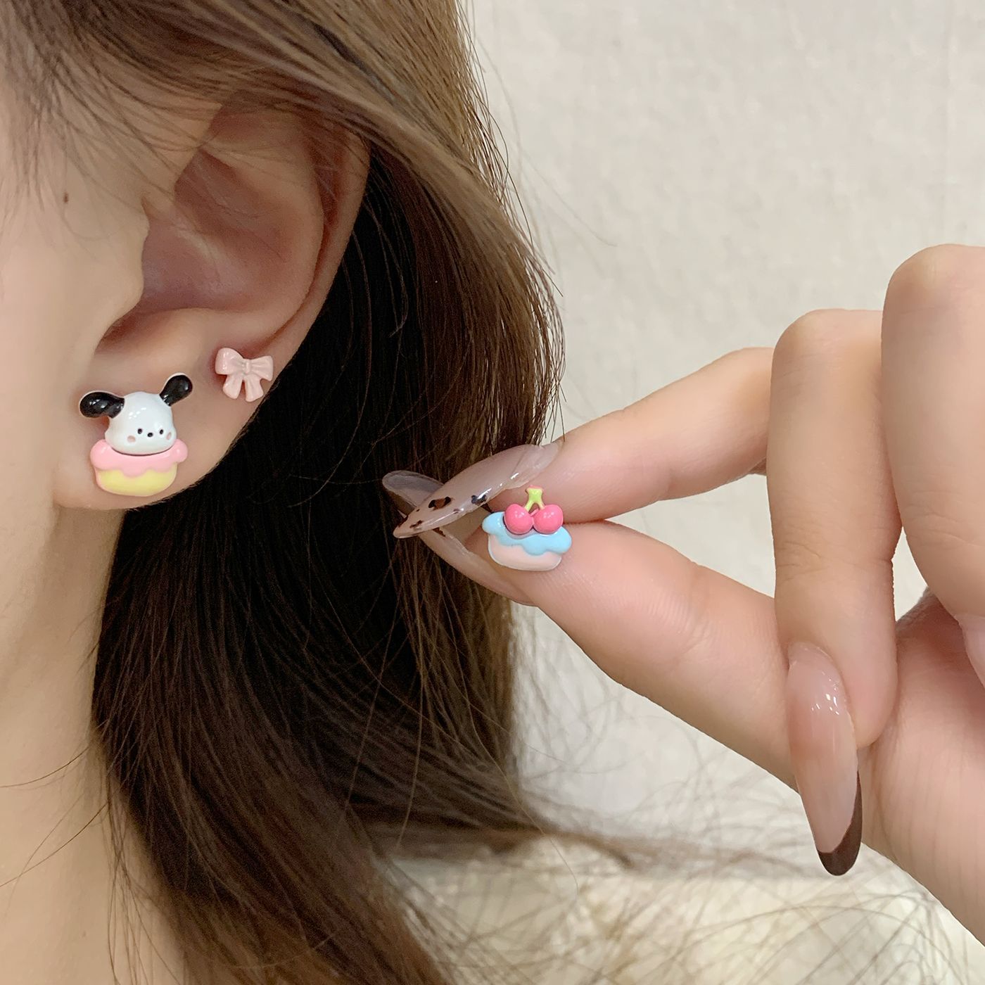 Cute cartoon butter bear stud earrings, silver needle for girls, delicate dessert for puppies, fresh and cute student earrings Specification drawing