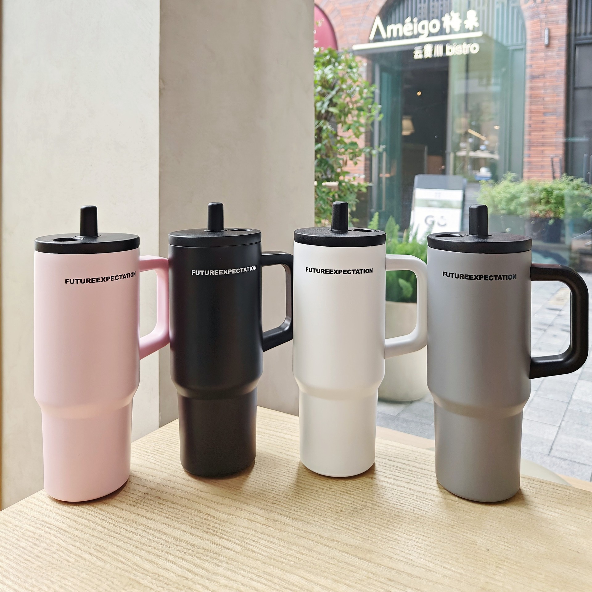 Cross-border stainless steel ice cup, large-capacity outdoor car straw insulated cup, convenient couple cold and heat preservation water cup full figure