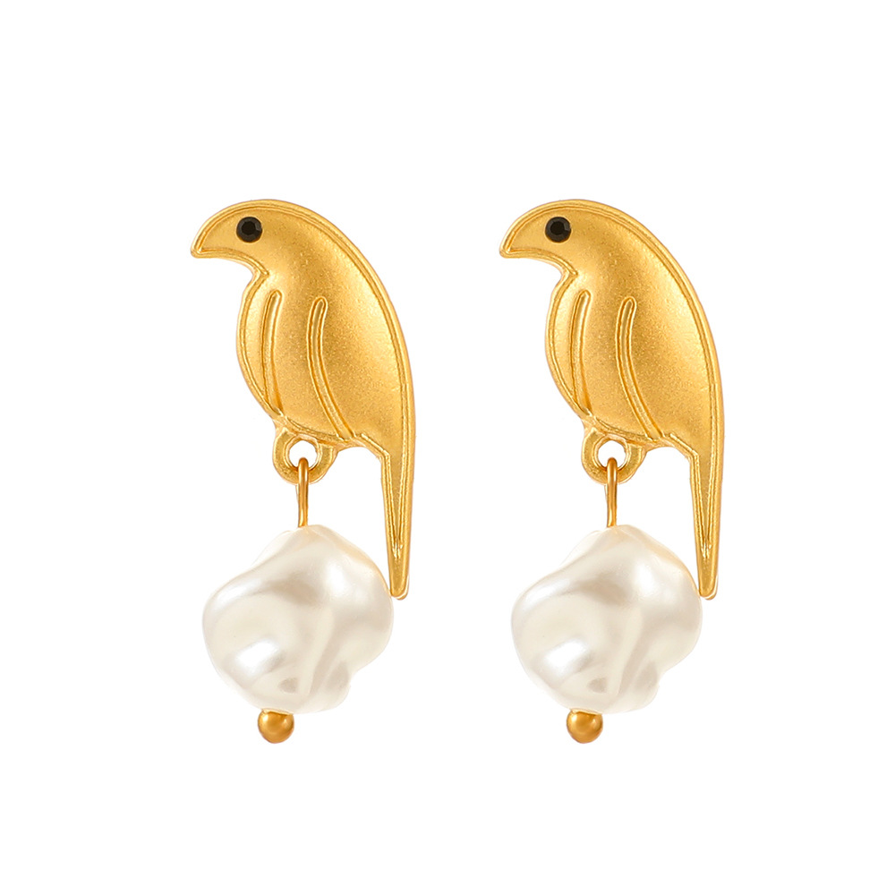 European and American ins bird earrings for women, fashionable and elegant, niche design, irregular-shaped pearl earrings, creative animal earrings Item Picture
