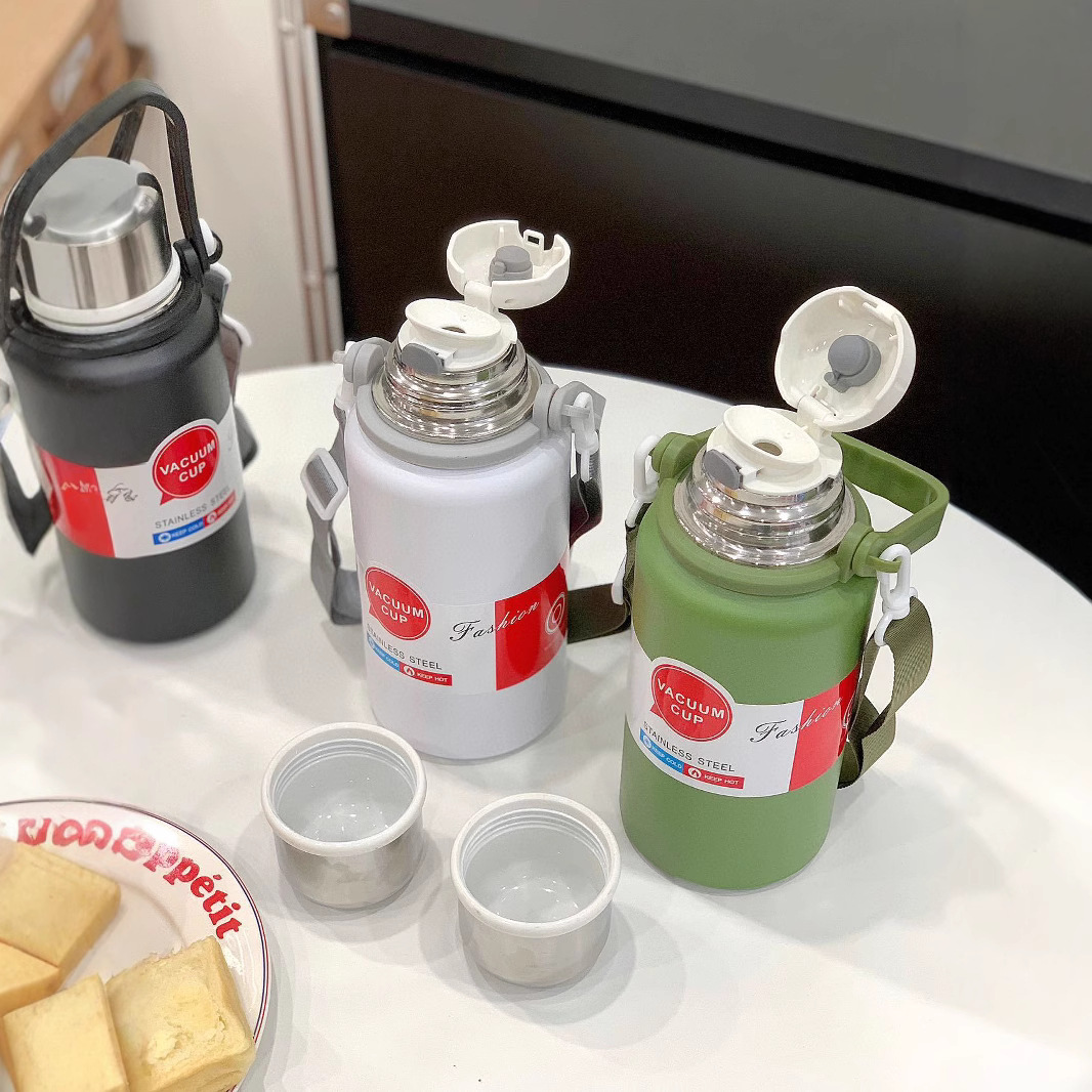 Simple and large-capacity 316 stainless steel hand-held diamond pot, double-layer vacuum insulated cup, outdoor portable mountaineering pot Application Scenario