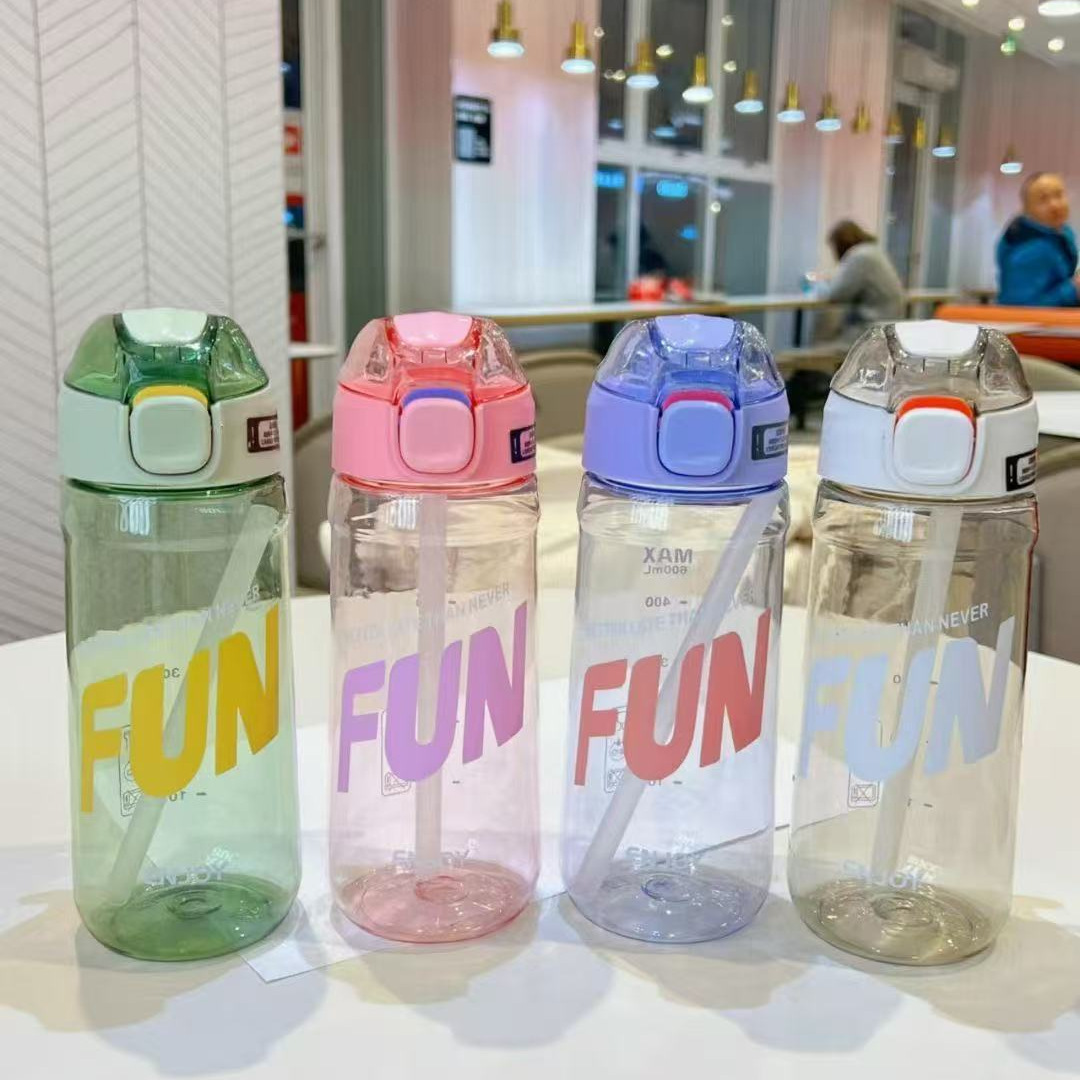 Yitong Simple Student portable water Bottle, straw cup, couple's casual cup, plastic water cup wholesale, children's sports cup full figure