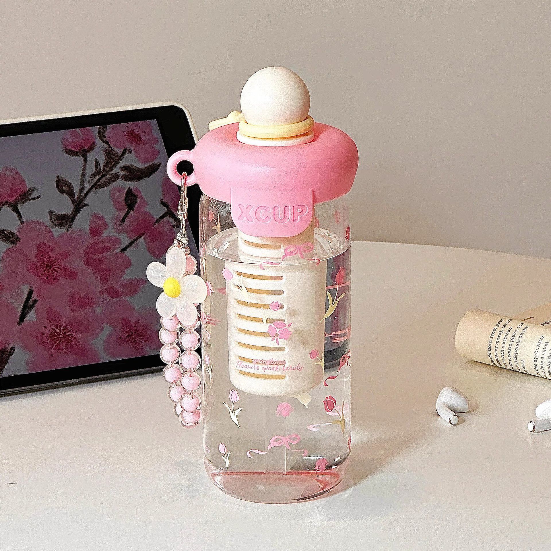 High-appearation-level girls' glass cups for summer tea brewing, portable straw cups, heat-resistant gifts, cute flower cups wholesale details Picture