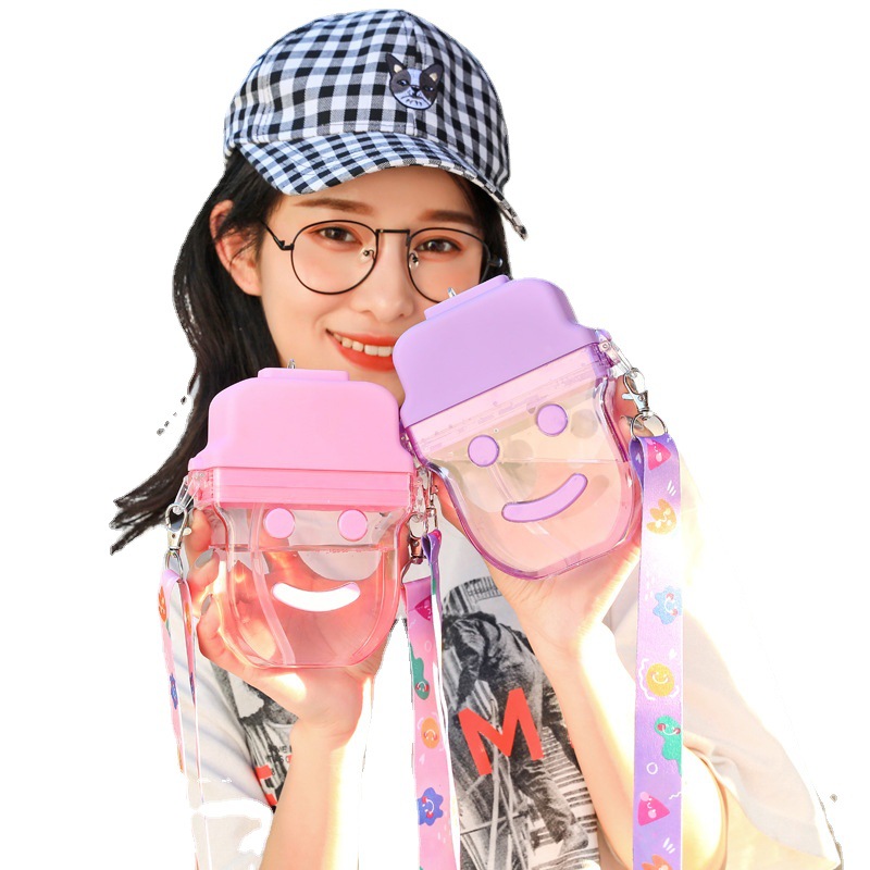 Customized creative smiling children's ice cream plastic cups, European and American standard spout straps, plastic water cups directly supplied by the manufacturer Item Picture