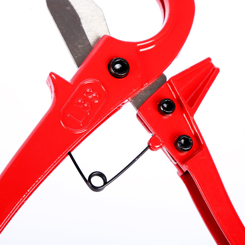 Supply of sapphire small scissors, water pipe scissors, PPR scissors, scissors, pipe scissors Application Scenario