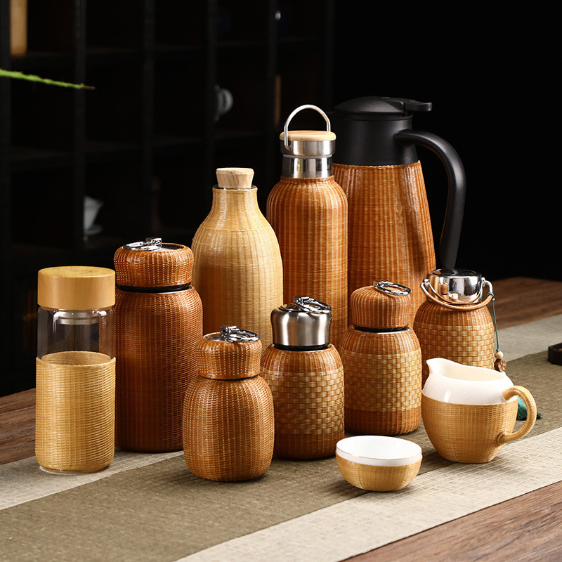 Bamboo-woven insulated cups, water cups, Chinese hot water kettles, old-fashioned and retro small water bottles, tea cups, high-end travel portable cups full figure