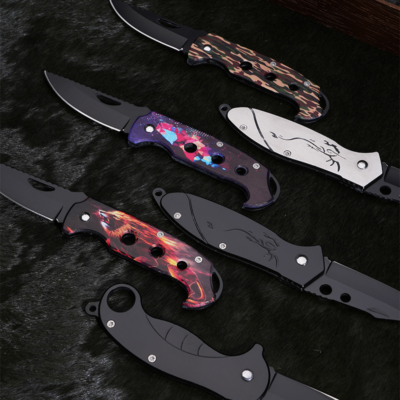 Outdoor portable multi-functional knife, household unboxing and folding knife Application Scenario