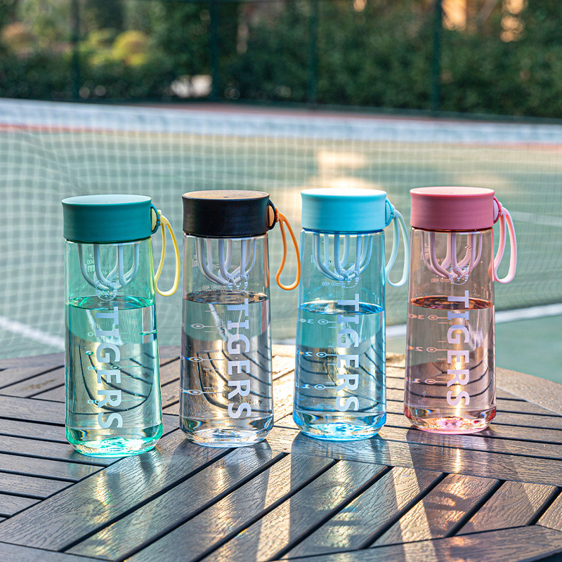 Changnuo large-capacity household sports water cup, portable water bottle, male and female student fitness water bottle, space cup Application Scenario