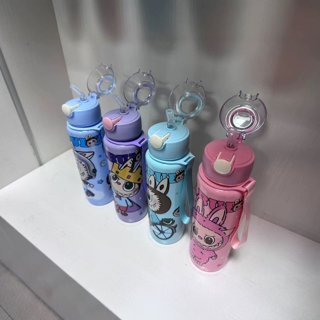 Hot-selling cartoon plastic cup, high appearance level, large capacity matte bouncy straw cup, portable cup with handle details Picture