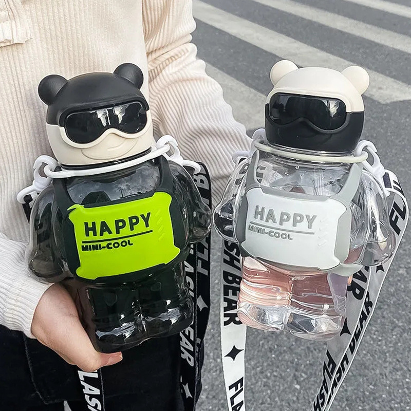 Little Bear plastic water cup, high appearance level, cute children's straw cup, boys' trendy and fashionable, large-capacity portable water cup full figure