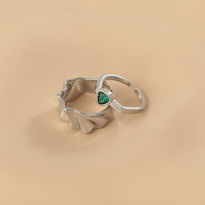 A unique and fashionable, versatile pleated heart-shaped zircon open ring for women's Instagram, with a cold and niche design for the index finger ring Specification drawing