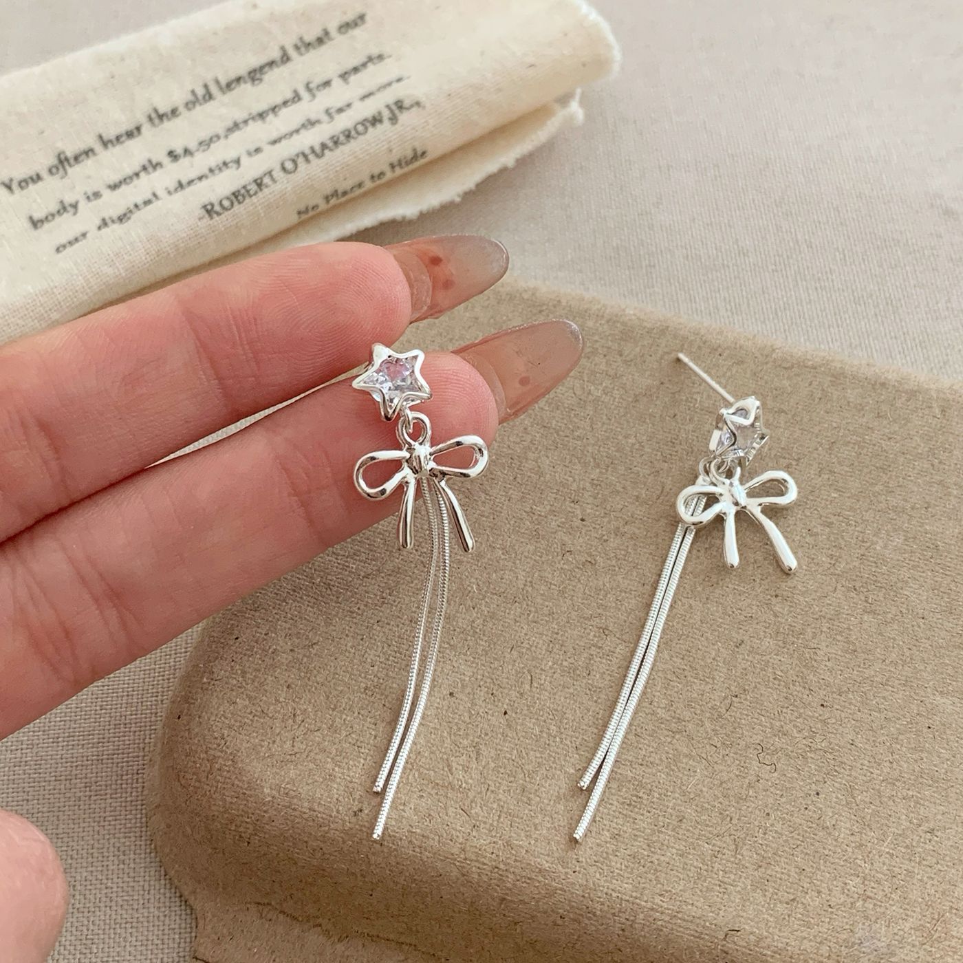 Fashionable and simple plain silver bow long tassel earrings, silver needle stars for women, sweet and girlish, face-slimming earrings Specification drawing