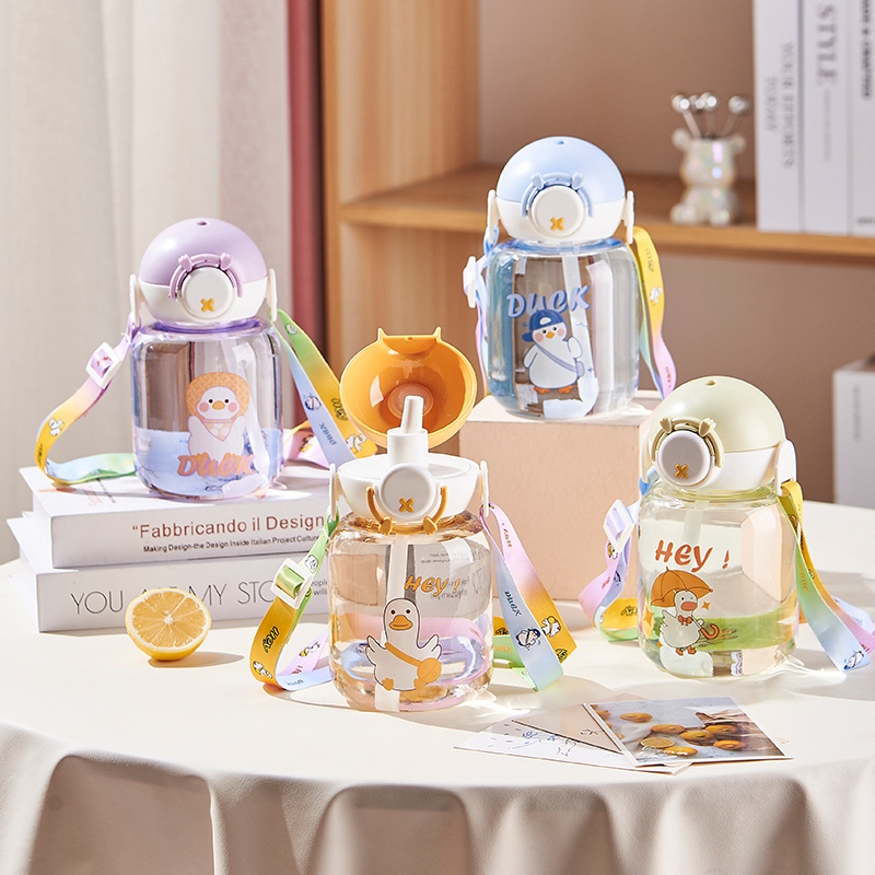 Fuxing children's straw cup, cute plastic cup, cartoon water cup, anti-drop and leak-proof cup, outdoor portable pop-up lid water bottle full figure