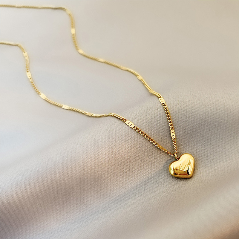 Korean style, simple and fashionable, gold-plated engraved heart pendant, stainless steel chain jewelry, women's necklace details Picture