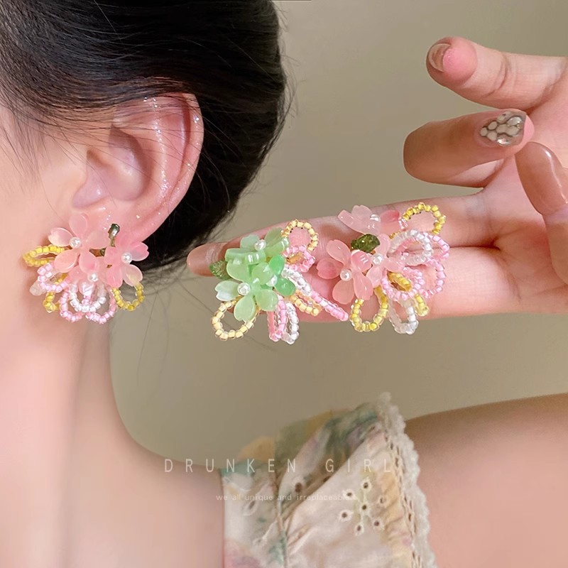 Dopamine beaded romantic flower cluster earrings, summer colorful seaside vacation style, niche earrings, sweet and forested style full figure