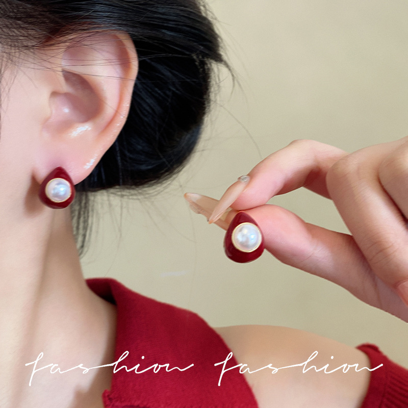 Ankela red teardrop stud earrings for women, French retro niche steamed bun pearl earrings, high-end and unique earrings details Picture