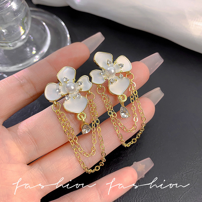 Silver needle diamond-encrusted pearl flower tassel earrings, niche, elegant and atmospheric earrings, fashionable, light luxury and high-end earrings Specification drawing