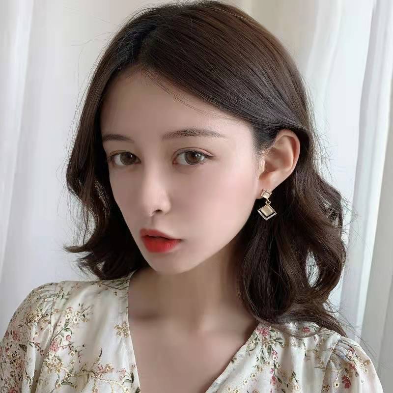 S925 Silver needle square cat's eye earrings for women, simple and versatile stud earrings, unique Korean internet-famous style earrings, fashionable ears details Picture