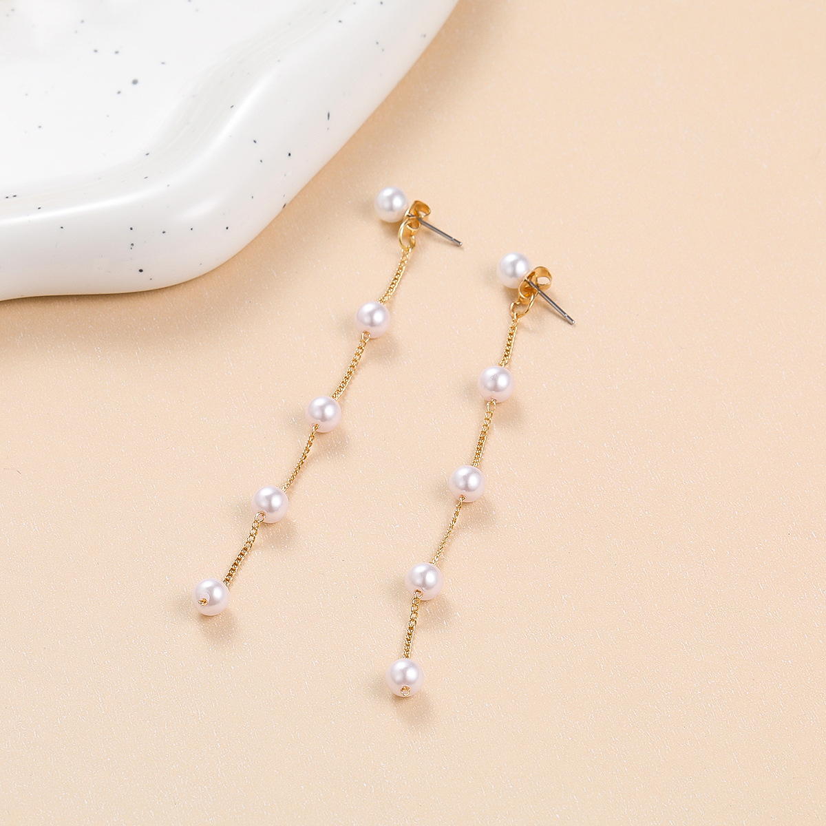 Pearl earrings cross-border new French retro imitation Pearl earrings, elegant long tassel earrings for women Specification drawing