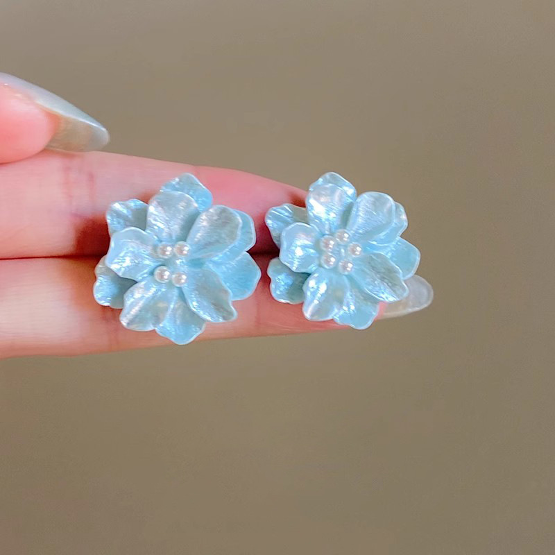 Pink peach blossom flower stud earrings, a new bestseller in 2025, are summer earrings suitable for women with a niche design sense Application Scenario