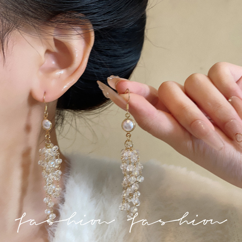 Korean Daedongmun tassel crystal pearl earrings, long and unique tassel earrings, niche design, light luxury earrings full figure