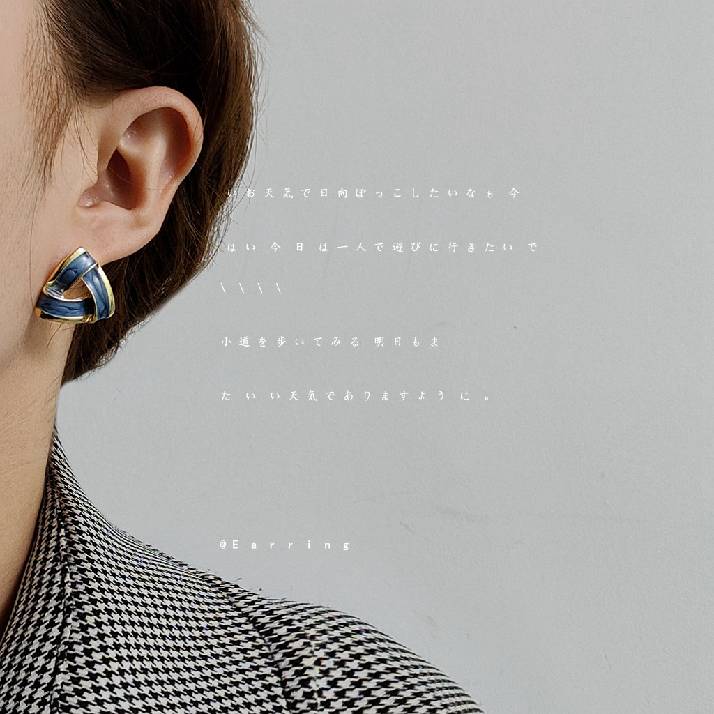 S925 Silver Needle New Style trendy Japanese and Korean style stud earrings texture warm triangular French retro earrings, women's earrings factory Specification drawing