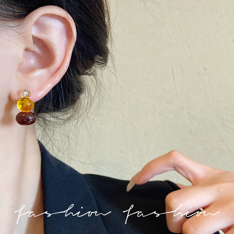 Ice-transparent candy stud earrings for women, Korean-style three-color individual simple and elegant earrings, light luxury, niche and exquisite accessories Application Scenario