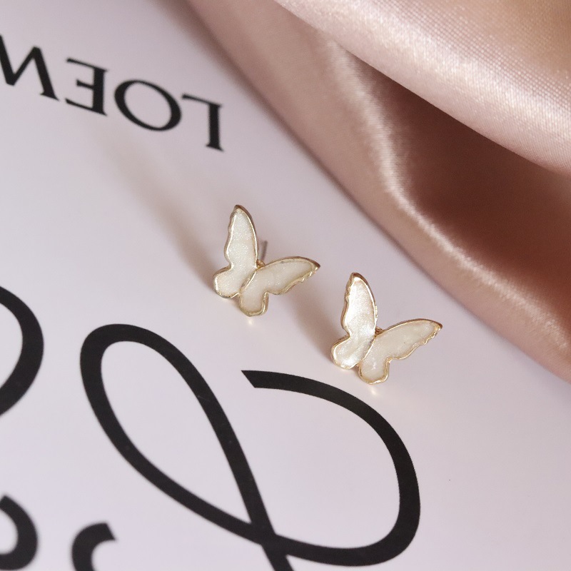 New accessory S925 silver needle, fresh and fashionable, small butterfly stud earrings, beautiful oil-dropping craftsmanship, student stud earrings Application Scenario